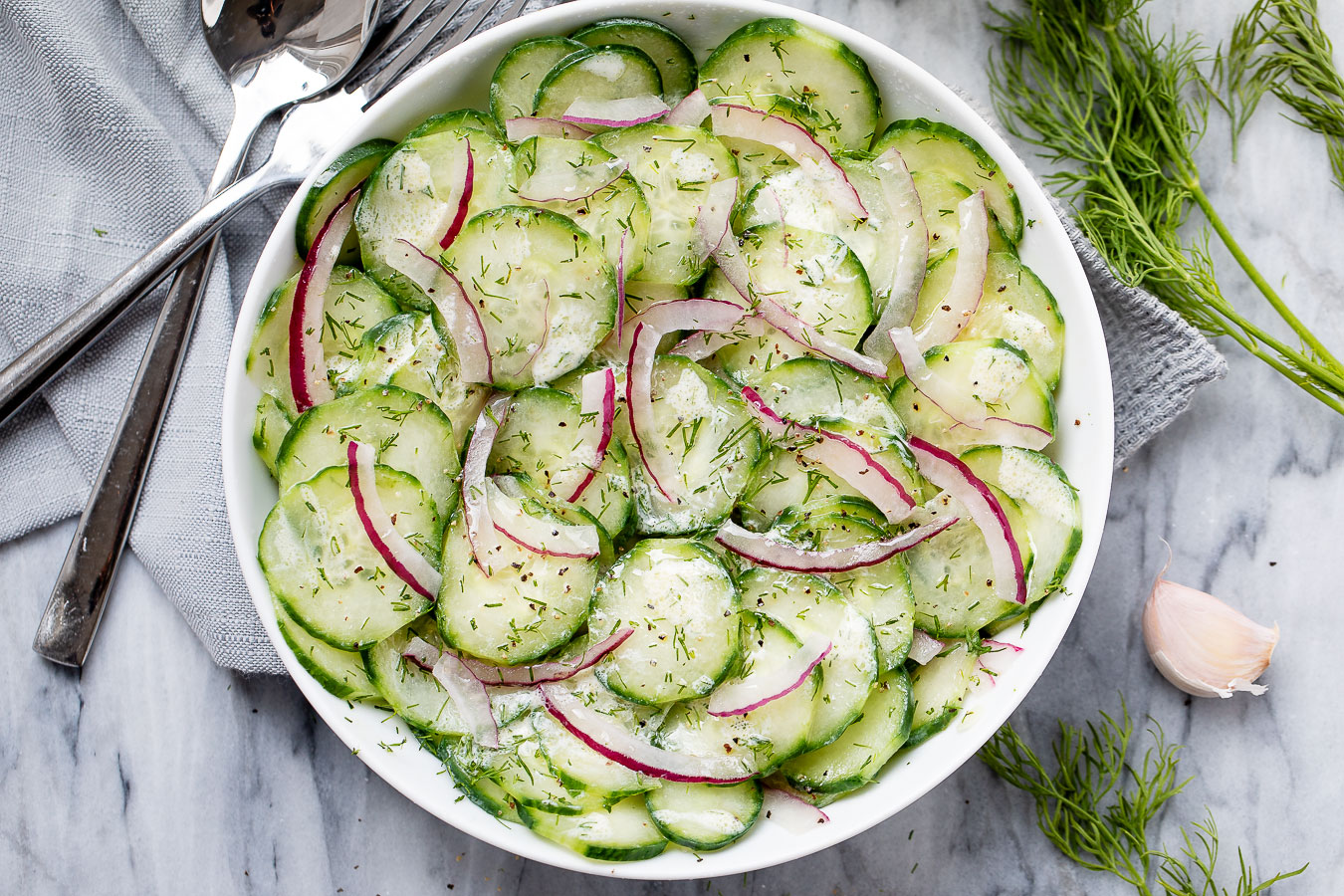 komkommer- dille- salade