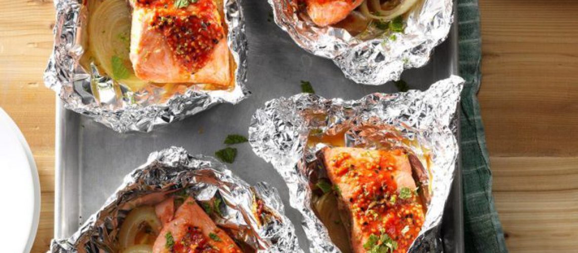 Asian-Style-Salmon-Packets_EXPS_THFM17_132640_B09_21_2b-696x696
